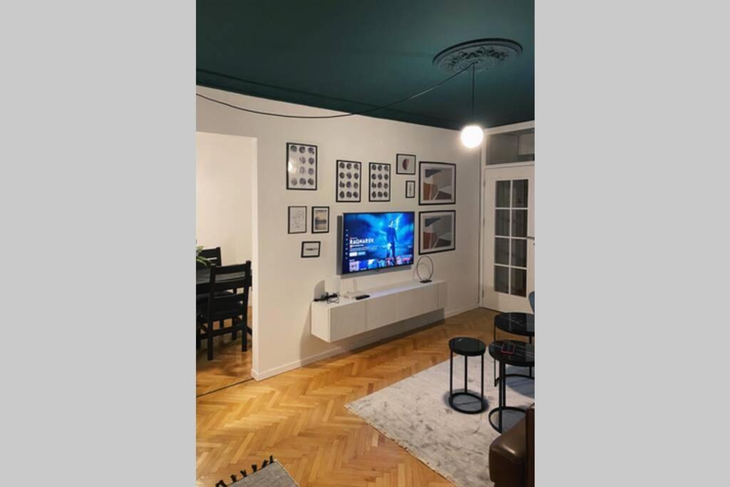 Etern Stays - Bohemian Apartment Prisztina Zewnętrze zdjęcie